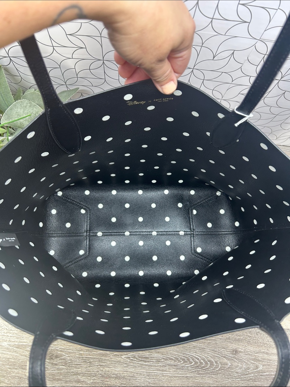 3285 Kate Spade Disney Minnie Mouse Polka Dot Tote Bag - Black & White 269133285 - Picture 4 of 15